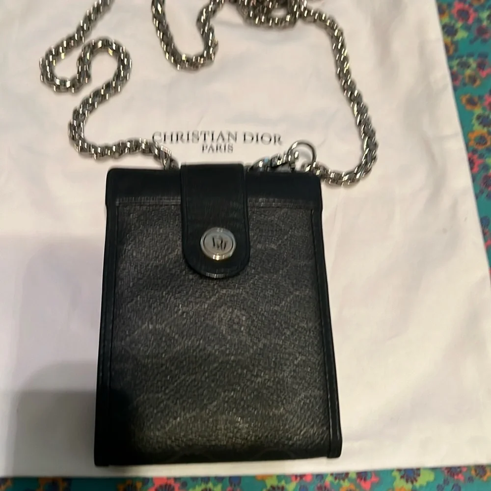 100% AUTHENTIC & PRISTINE💕VINTAGE DIOR WALLET W/CROSSBODY CHAIN💗💗💗